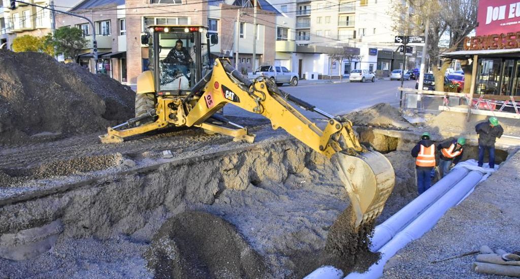 AVANZAN LAS OBRAS EN AVENIDA ROCA Y 9 DE JULIO