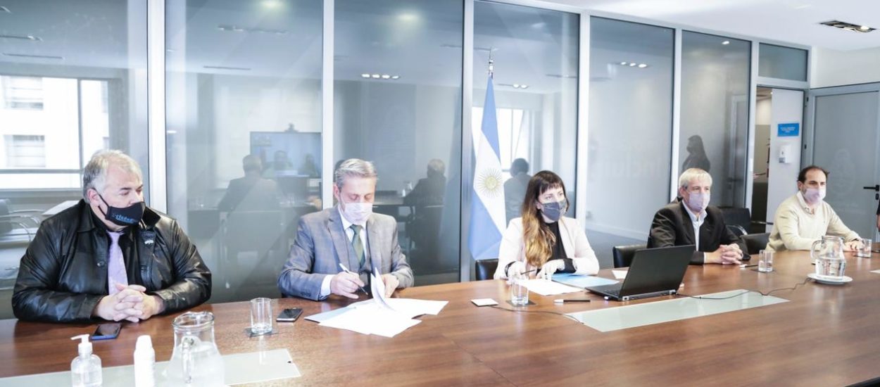 ARCIONI FIRMÓ UN CONVENIO CON NACIÓN PARA IMPLEMENTAR EN CHUBUT LA PLATAFORMA INTEGRAL DE GESTIÓN DOCUMENTAL DIGITAL