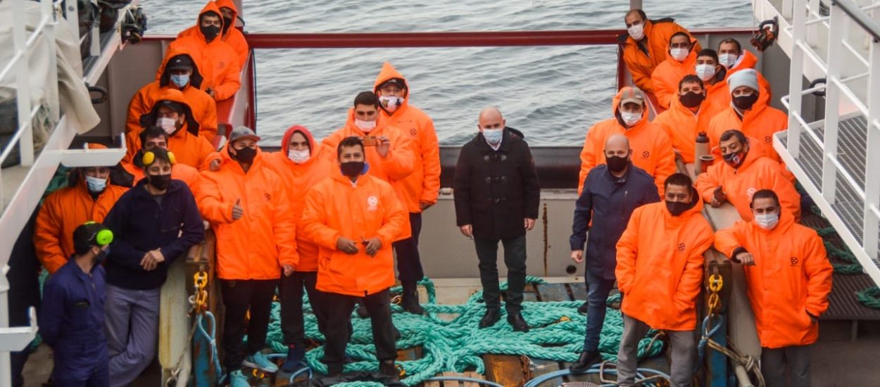 EL VICEGOBERNADOR Y EL INTENDENTE RECORRIERON EL NUEVO BARCO QUE SUMÓ IBERCONSA A LA FLOTA LOCAL