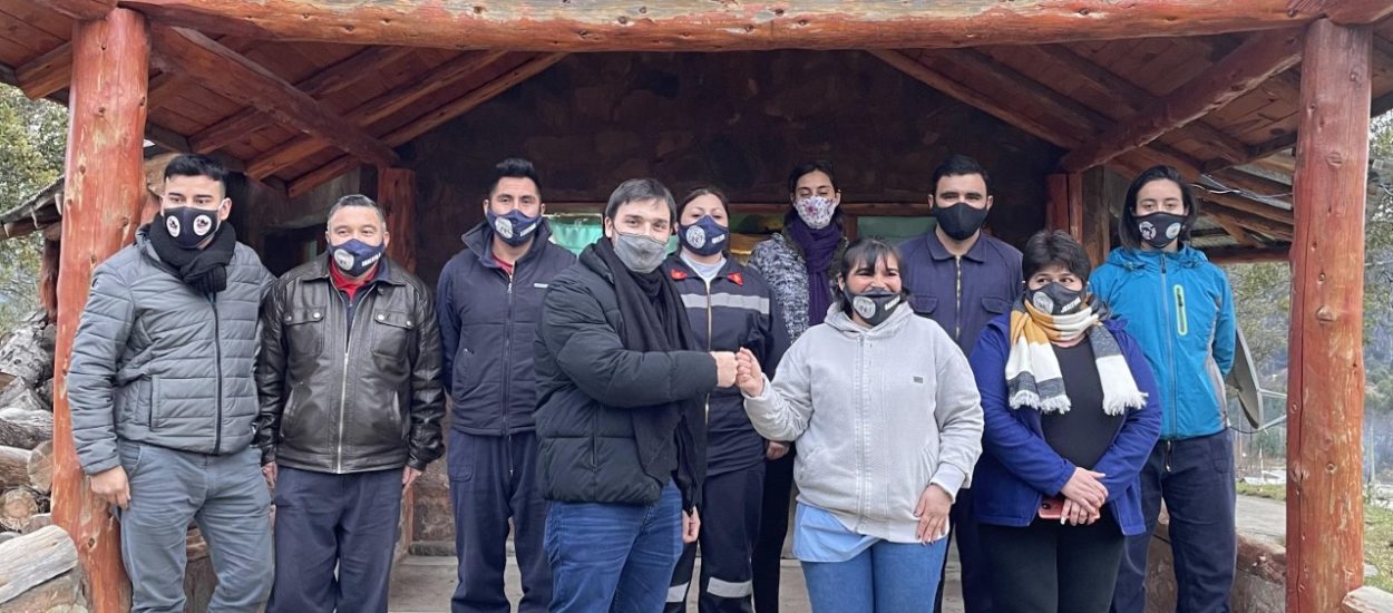 TORRES COLABORÓ CON EL NUEVO CUARTEL DE BOMBEROS VOLUNTARIOS  DE CARRENLEUFÚ