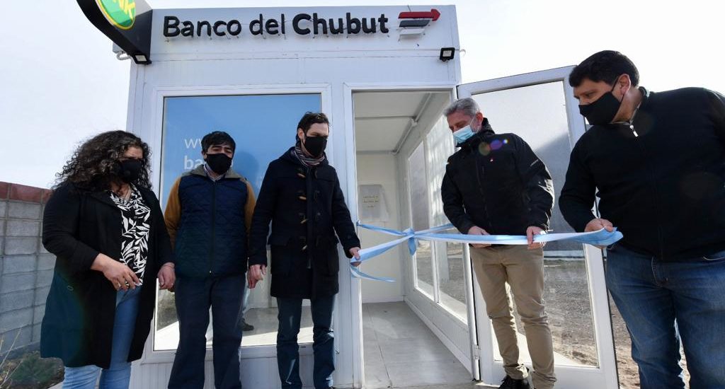 ARCIONI INAUGURÓ UN CAJERO AUTOMÁTICO DEL BANCO DEL CHUBUT EN ALDEA APELEG