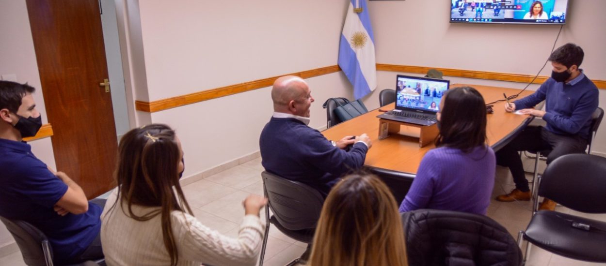 SASTRE ACOMPAÑÓ A VECINOS QUE FUERON BENEFICIADOS CON CRÉDITOS PARA LA CONSTRUCCIÓN DE VIVIENDAS POR PARTE DE NACIÓN