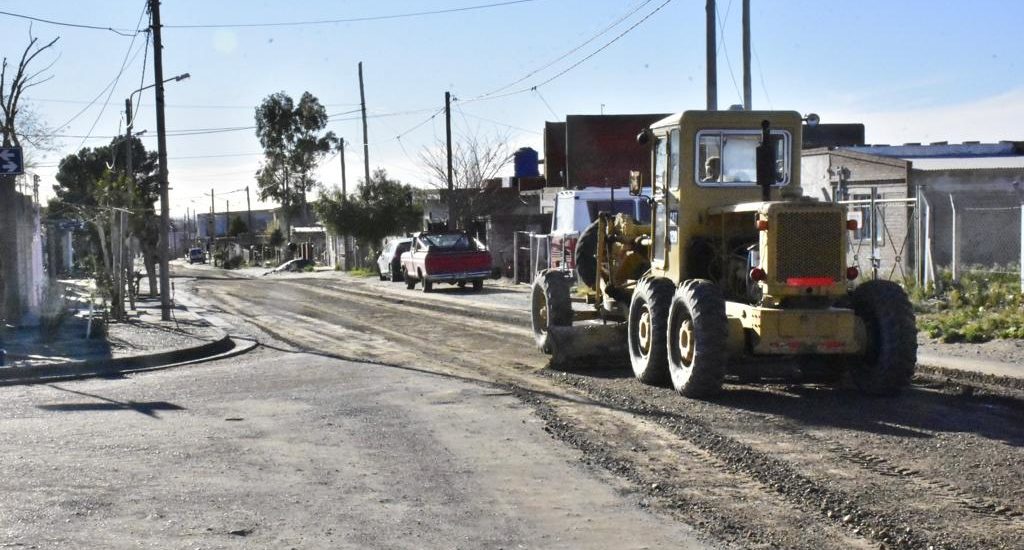 AVANZA LA REPARACIÓN DE CALLES TRAS LAS LLUVIAS DEL FIN DE SEMANA