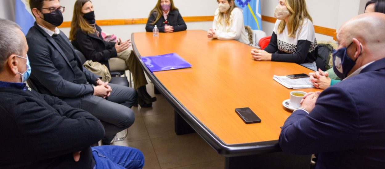 EL INTENDENTE ANUNCIÓ LA ENTREGA DE UN TERRENO PARA QUE UNA ESCUELA Y UN JARDÍN DE INFANTES CONSTRUYAN UN EDIFICO CONJUNTO