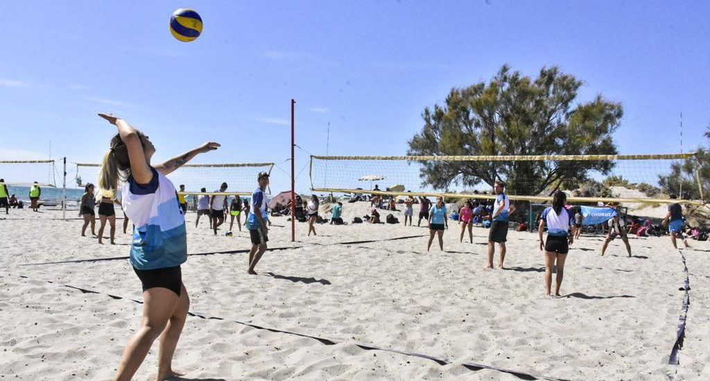 SE REALIZÓ UNA CHARLA SOBRE “DEPORTES DE PLAYA: INTRODUCCIÓN Y DESARROLLO DE UNA ESPECIALIDAD EMERGENTE”