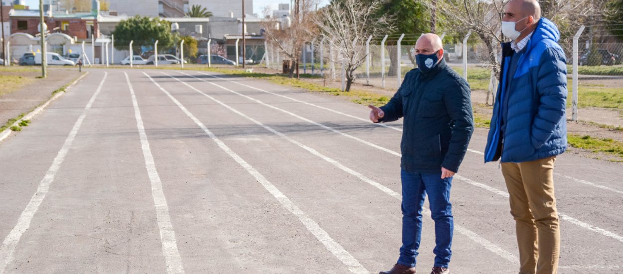 SASTRE RECORRIÓ LA PISTA DE ATLETISMO, DONDE SE HARÁN OBRAS DE REMODELACIÓN Y OPTIMIZACIÓN