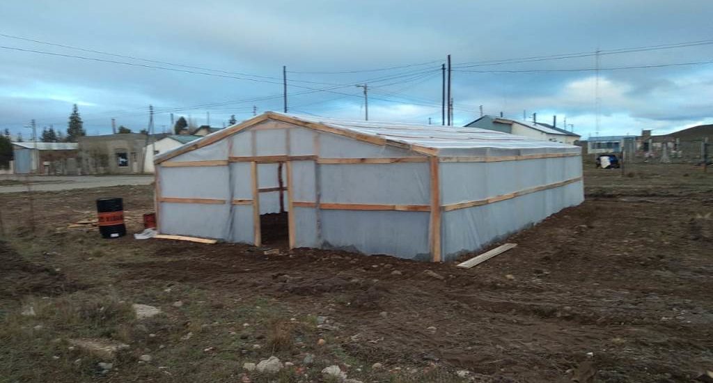 AGRICULTURA FAMILIAR: ALDEA BELEIRO AVANZA EN LA CONSTRUCCIÓN DE INVERNÁCULOS PARA PRODUCCIÓN HORTÍCOLA BAJO CUBIERTA