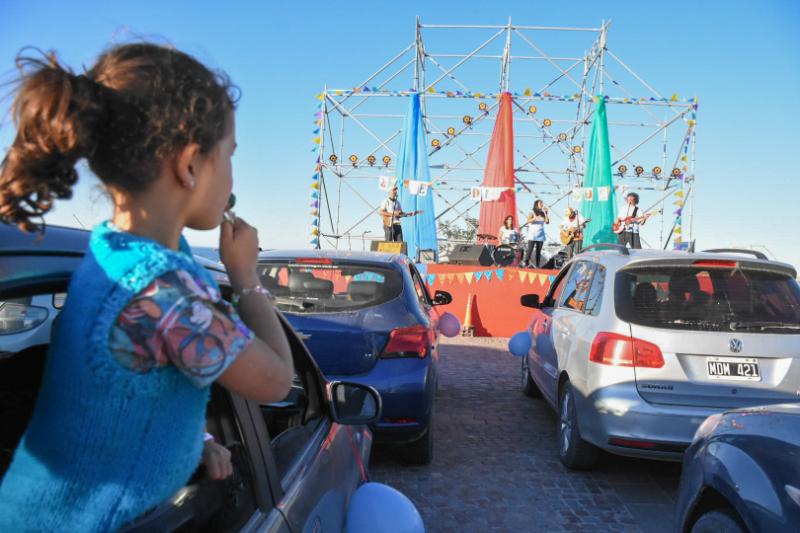 MADRYN CELEBRA LA PRIMAVERA