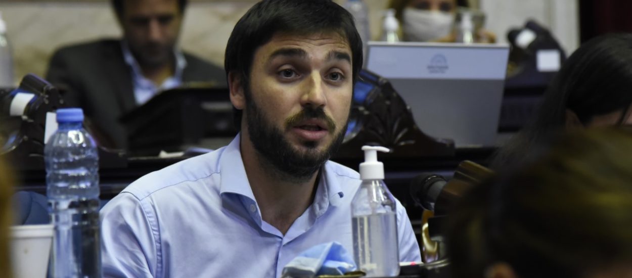 TORRES PIDIÓ EXPLICACIONES A CANCILLERÍA POR LA DEFENSA DE JONES HUALA EN CHILE
