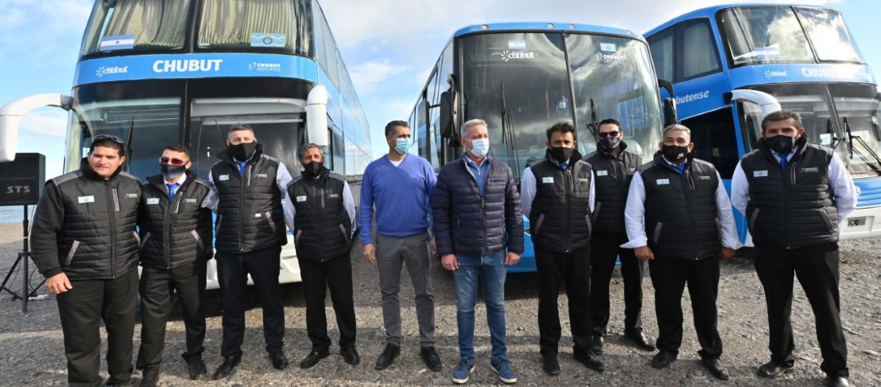 Arcioni presentó los 6 colectivos de larga distancia que serán utilizados por delegaciones deportivas de Chubut