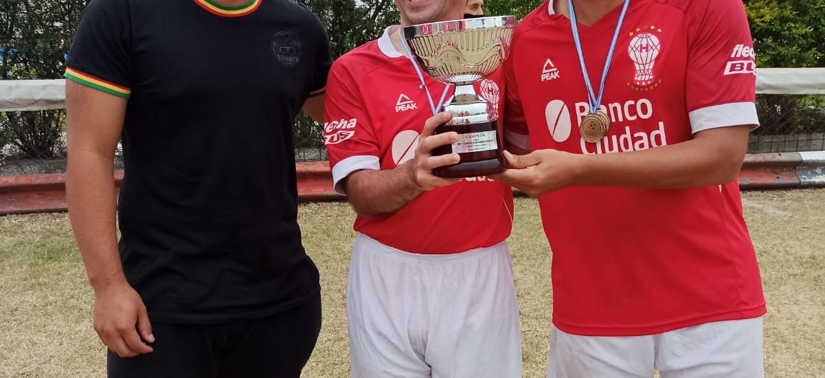 UN INTEGRANTE DEL TALLER MUNICIPAL DE FÚTBOL PARA CIEGOS JUGÓ EN BUENOS AIRES