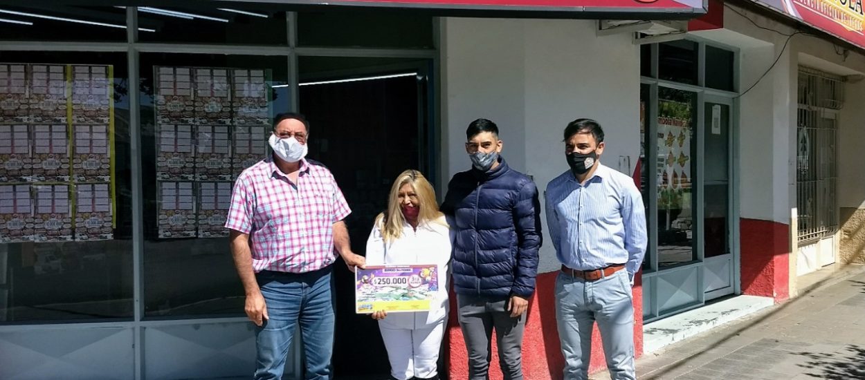 LOTERÍA DEL CHUBUT PREMIÓ CON 250 MIL PESOS A UNA VECINA DE LAGO ROSARIO
