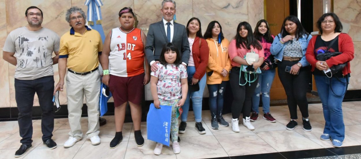 “CONOCIENDO CHUBUT”: ARCIONI RECIBIÓ A LOS ALUMNOS DE LA ESCUELA N° 212 DE EL ESCORIAL EN SU VISITA A CASA DE GOBIERNO