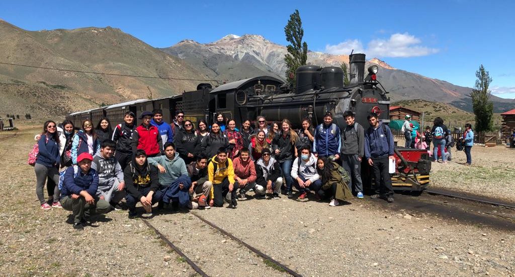 ALUMNOS DE DISTINTAS ESCUELAS REALIZAN EL TRADICIONAL VIAJE EN “LA TROCHITA”