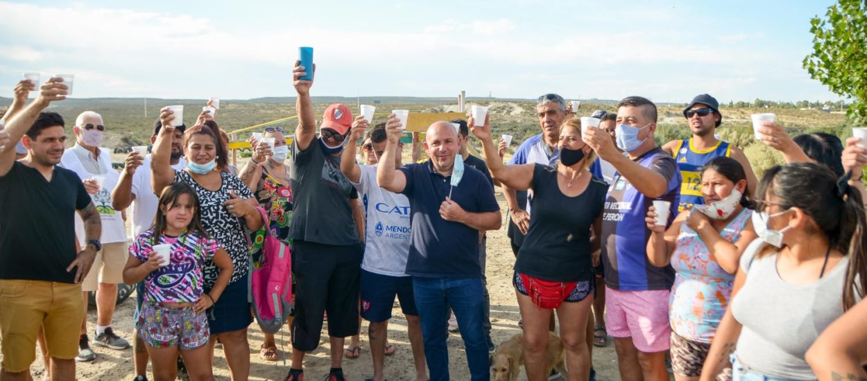 SASTRE ENCABEZÓ EL BRINDIS DE FIN DE AÑO EN EL MALVINAS ARGENTINAS Y EXPRESÓ SU MAYOR DESEO PARA EL 2022: “QUE LOS MADRYNENSES SEAN FELICES”