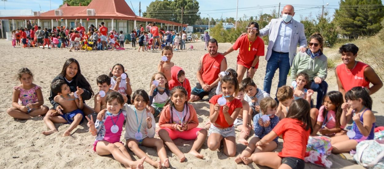 EL INTENDENTE ESTUVO EN EL CIERRE DE OTRA EXITOSA EDICIÓN DE LA COLONIA DE VERANO DE LA MUNICIPALIDAD