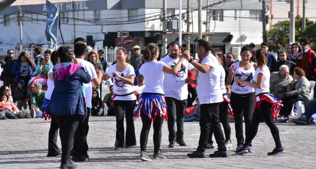 LOS TALLERES CULTURALES DE VERANO TENDRÁN SU CIERRE EN EL PASEO PEATONAL