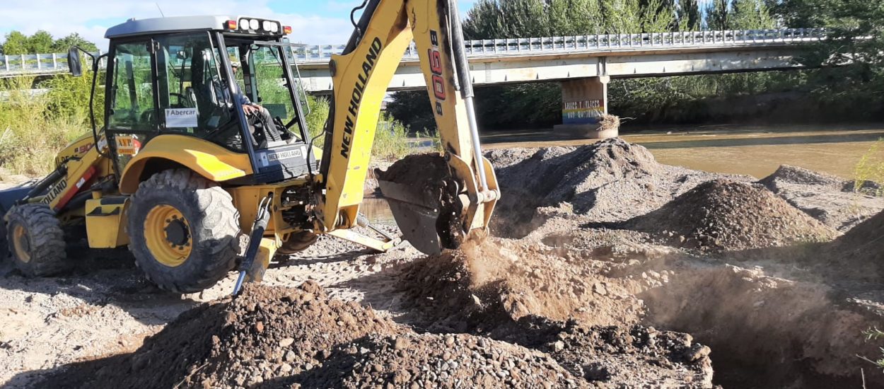 EL GOBIERNO PROVINCIAL CAPTÓ AGUA CON MENOR TURBIEDAD EN LAS PLUMAS Y COMENZÓ A NORMALIZARSE EL SERVICIO