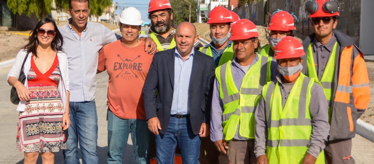 SASTRE INAUGURÓ LA PAVIMENTACIÓN DE LA CALLE JUAN ACOSTA