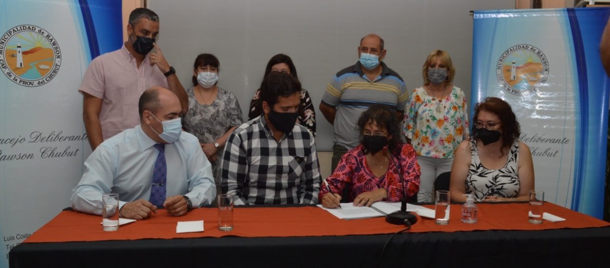 LA UTN CHUBUT FIRMÓ CONVENIO CON EL CONCEJO DELIBERANTE DE RAWSON POR VEINTE NUEVAS BECAS PARA ESTUDIANTES DE LA CARRERA DE ADMINISTRACIÓN PORTUARIA