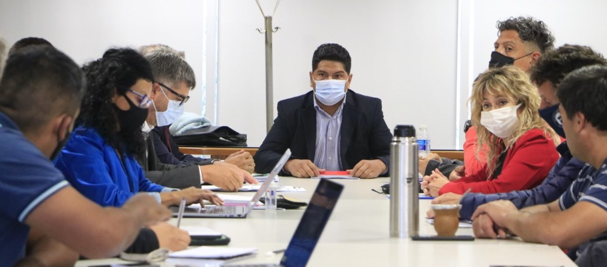 EL GOBIERNO Y LOS GREMIOS DOCENTES PASARON A UN CUARTO INTERMEDIO