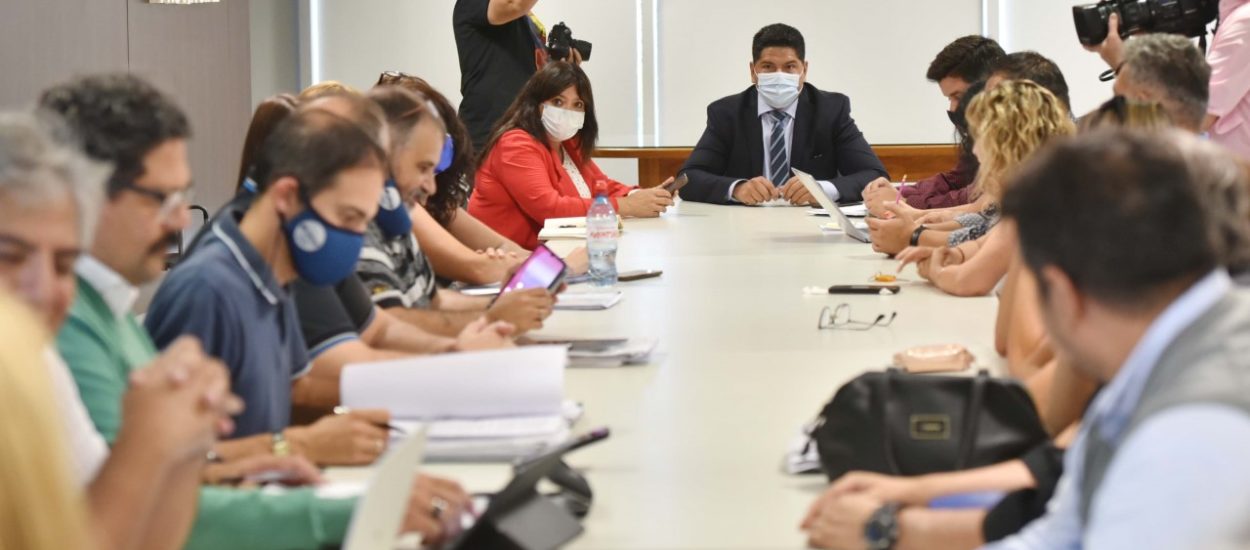 EL GOBIERNO ACORDÓ CON LOS AUXILIARES DE LA EDUCACIÓN ADELANTAR EL INCREMENTO PREVISTO PARA MARZO CON LOS HABERES DE FEBRERO