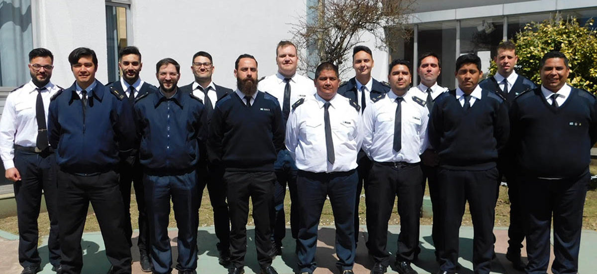 LOS CAPITANES Y OFICIALES DE PESCA MERECEMOS UNA EDUCACIÓN NORMAL, LIBRE DE DOCTRINAS Y PENSAMIENTOS MILITARES