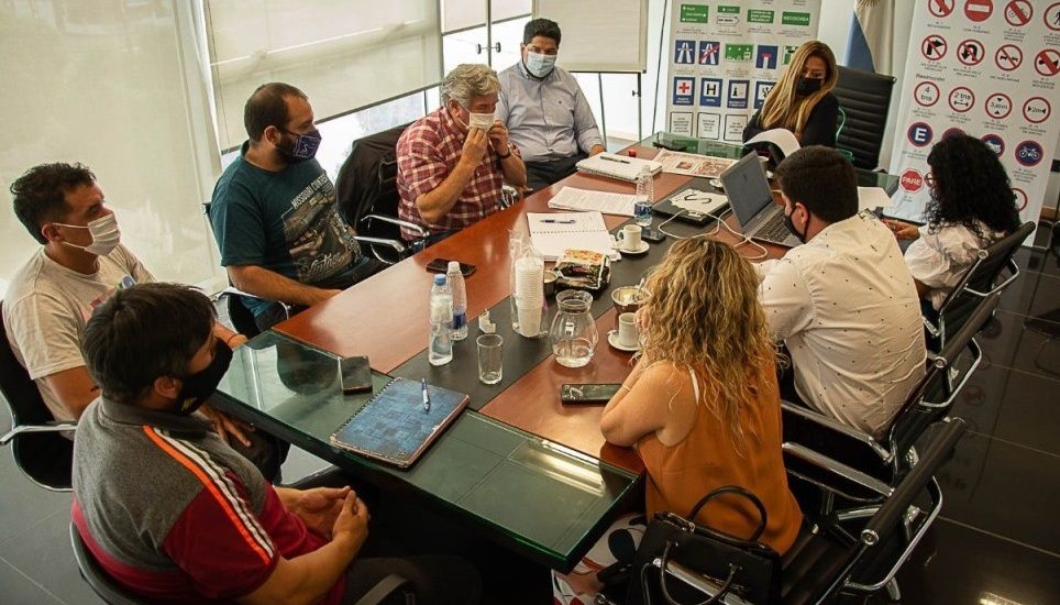 EL GOBIERNO DEL CHUBUT ACORDÓ CON LOS TRABAJADORES VIALES