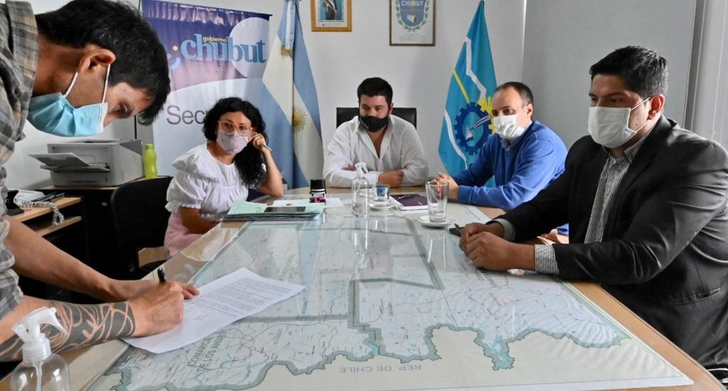 EL GOBIERNO DEL CHUBUT FIRMÓ ACUERDO SALARIAL CON BRIGADISTAS