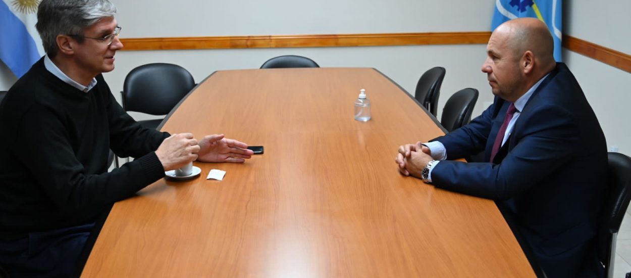 SASTRE CON EL INTENDENTE DE ESQUEL