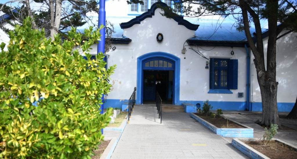 EL GOBIERNO DISTRIBUYÓ 12 MILLONES DE PESOS A LAS COOPERADORAS ESCOLARES DE CHUBUT