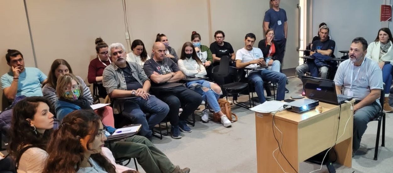 BUZO DEL CENPAT DICTÓ TALLER SOBRE RECOLECCIÓN DE MUESTRAS CON BUCEO