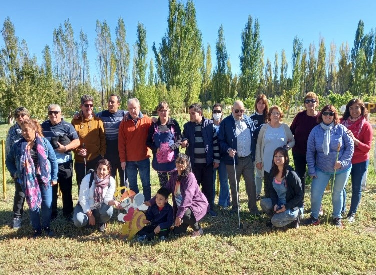 EL CENTRO DE REHABILITACIÓN DE PERSONAS CON DISCAPACIDAD VISUAL DE TRELEW VISITÓ EL ARTURO ROBERTS