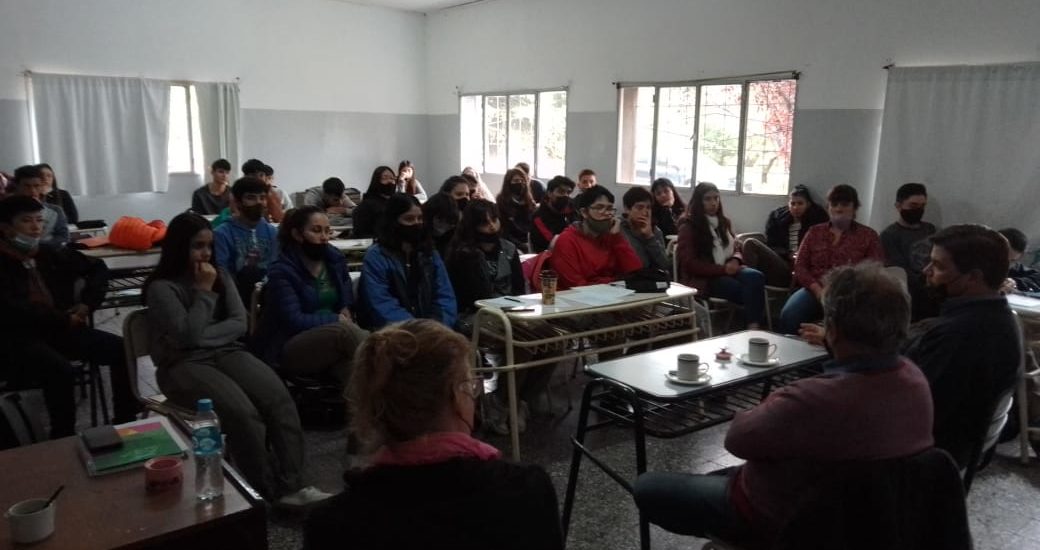 EL GOBIERNO DEL CHUBUT COORDINA PRÁCTICAS PROFESIONALES CON ALUMNOS DEL COLEGIO AGROPECUARIO Nº 725 DE SARMIENTO