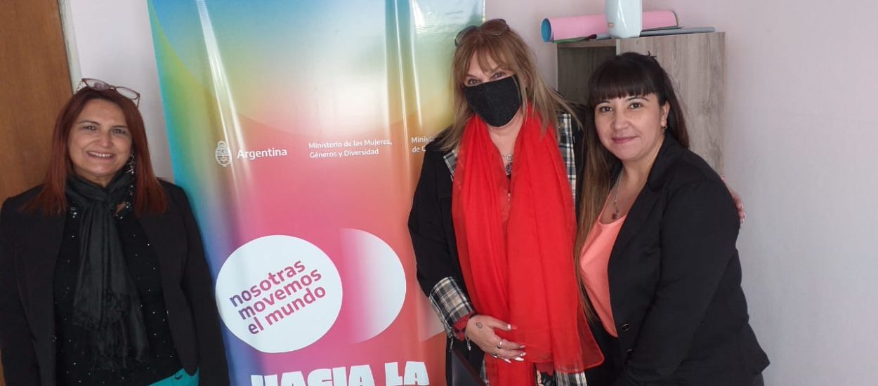 PROVINCIA FORTALECE EL TRABAJO CON COMUNAS Y MUNICIPIOS SOBRE VIOLENCIA DE GÉNERO Y PROMOCIÓN DE DERECHOS