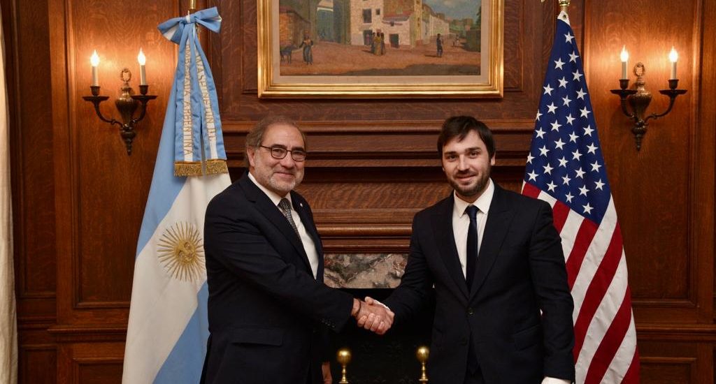 NACHO TORRES SE REUNIÓ CON EL EMBAJADOR JORGE ARGÜELLO EN LOS ESTADOS UNIDOS Y PRESENTÓ UNA AGENDA DE DESARROLLO PARA LA PROVINCIA