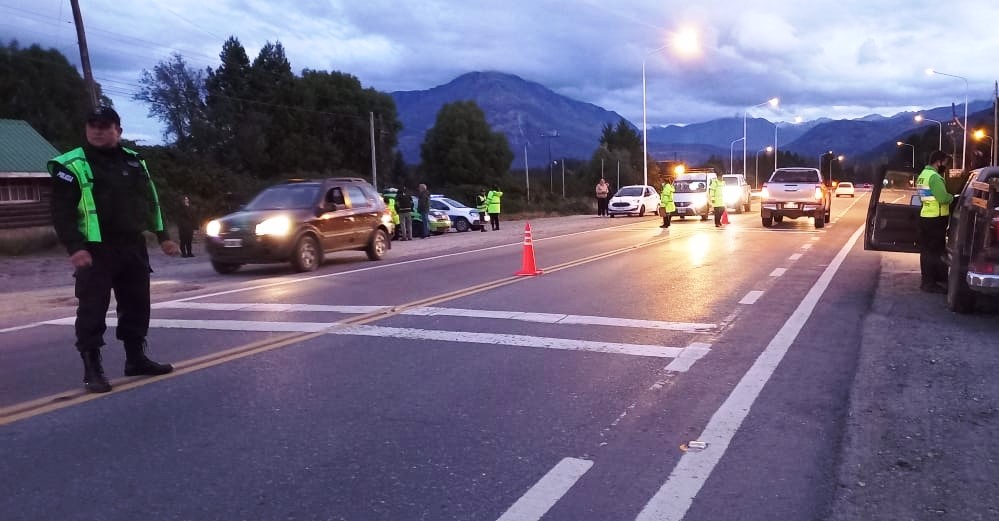 MEDIO CENTENAR DE CONDUCTORES RETIRADOS DE LA VÍA PÚBLICA POR ALCOHOLEMIAS POSITIVAS DURANTE EL FIN DE SEMANA