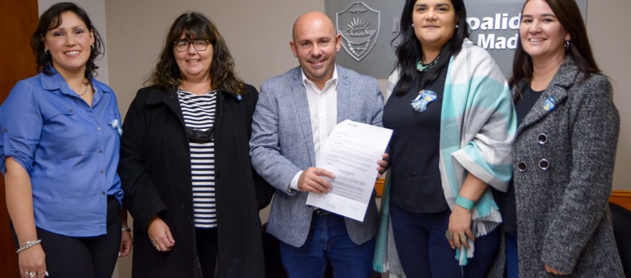 MALVINAS: SASTRE ENTREGÓ INSUMOS PARA EL DESARROLLO DEL ENCUENTRO INTERGENERACIONAL DOCENTE “40 AÑOS DESPUÉS TE VOLVEMOS A ABRAZAR”