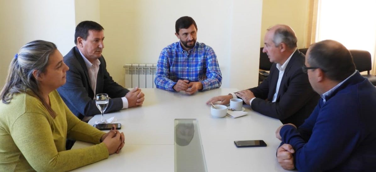 EL MINISTRO CASTRO SE REUNIÓ CON EL INTENDENTE DE TREVELIN PARA DIAGRAMAR UN TRABAJO CONJUNTO