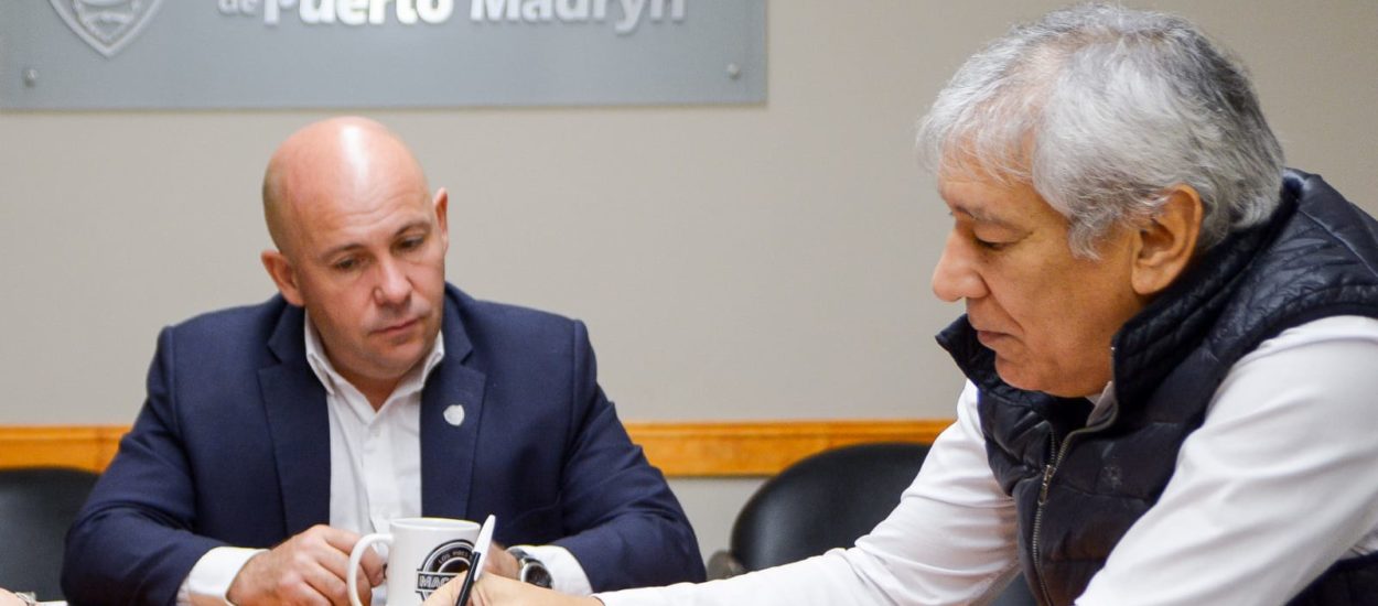 SASTRE FIRMÓ UN CONVENIO CON EL SEC PARA QUE EL MUNICIPIO PUEDA DAR CAPACITACIONES Y REALIZAR ACTIVIDADES EN SUS INSTALACIONES
