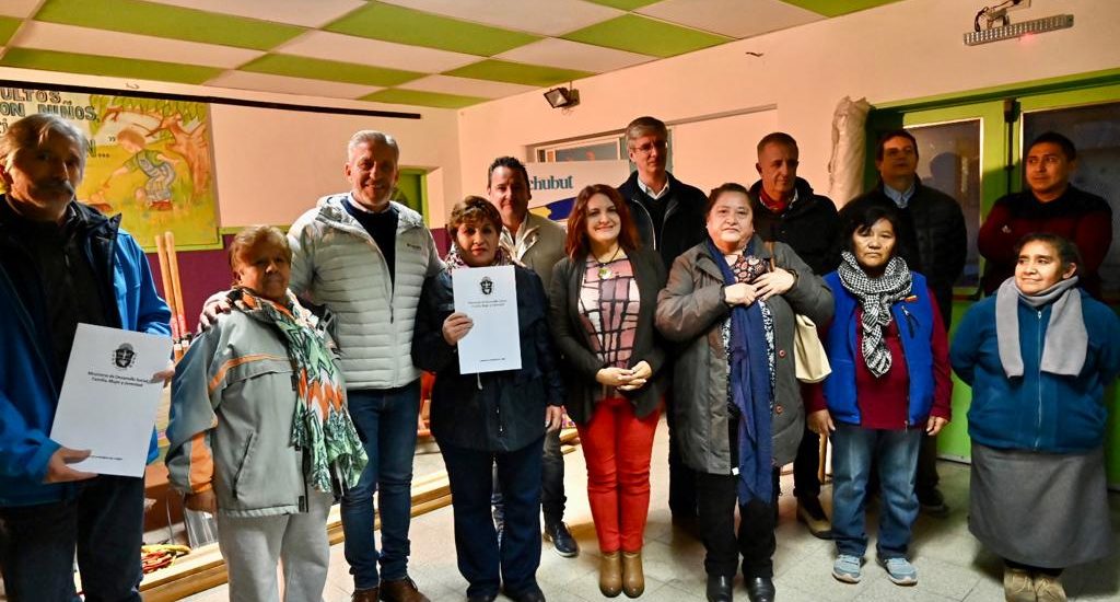 ARCIONI RECORRIÓ EL CENTRO DE ATENCIÓN FAMILIAR  “GLESNI” Y ENTREGÓ MATERIALES Y EQUIPAMIENTOS