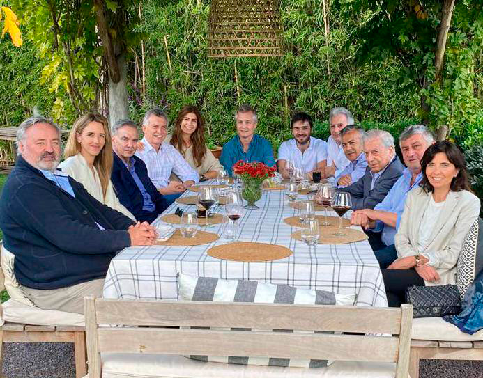 NACHO TORRES, ALFREDO CORNEJO Y MIGUEL ÁNGEL PICHETTO ALMORZARON CON MAURICIO MACRI Y MARIO VARGAS LLOSA