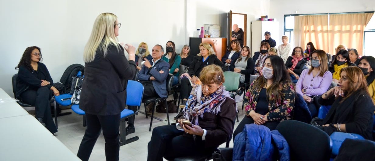 AGENTES DE LOS REGISTROS CIVILES DE COMODORO RIVADAVIA Y RADA TILLY SE CAPACITARON EN DISTINTAS TEMÁTICAS