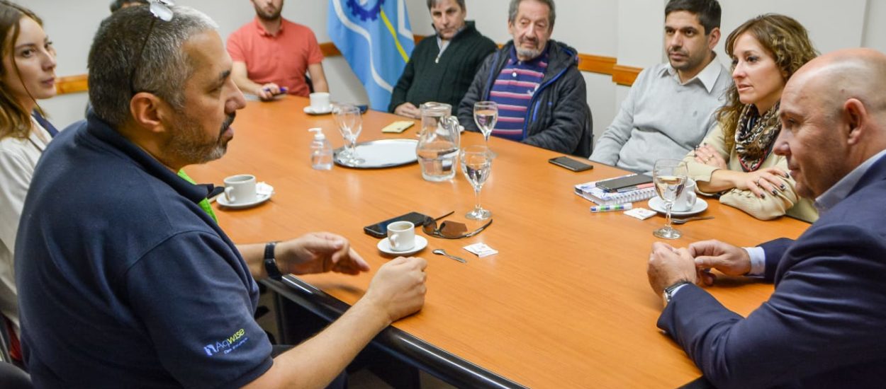 SASTRE RECIBIÓ A REPRESENTANTES DE UNA EMPRESA DESALINIZADORA DE AGUA PARA ANALIZAR NUEVAS ALTERNATIVAS PARA LA POTABILIZACIÓN
