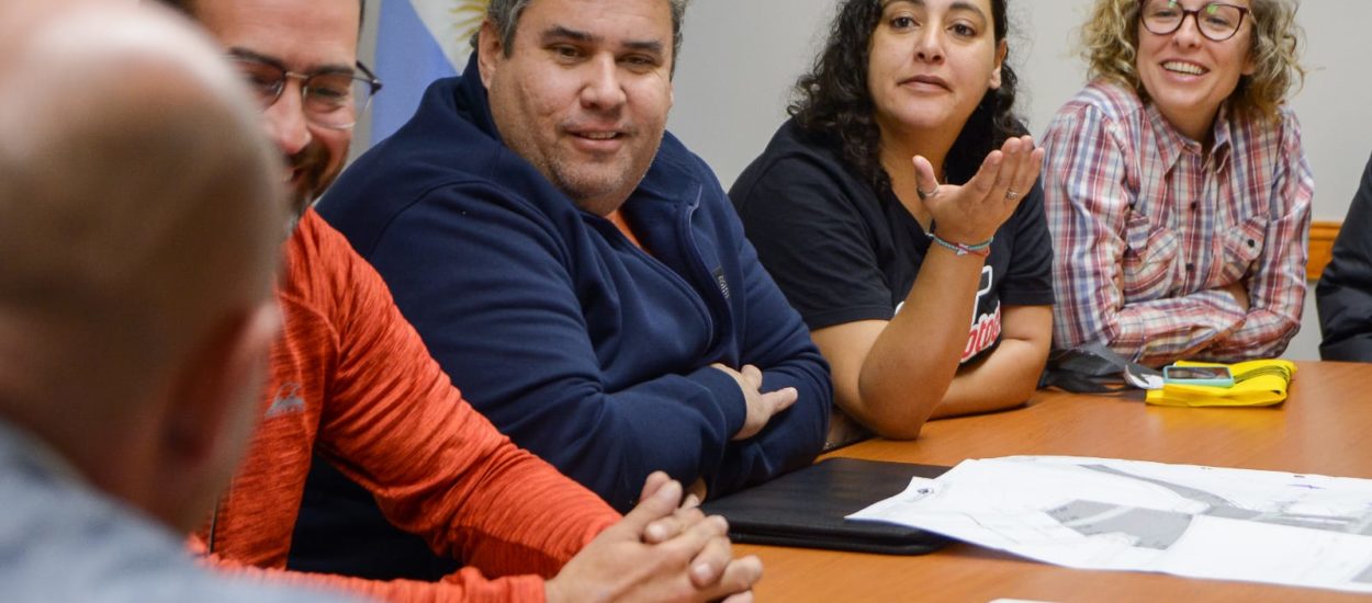 SASTRE RECIBIÓ A VECINOS AUTOCONVOCADOS DEL BARRIO SOLANA DE LA PATAGONIA PARA DIALOGAR SOBRE OBRAS