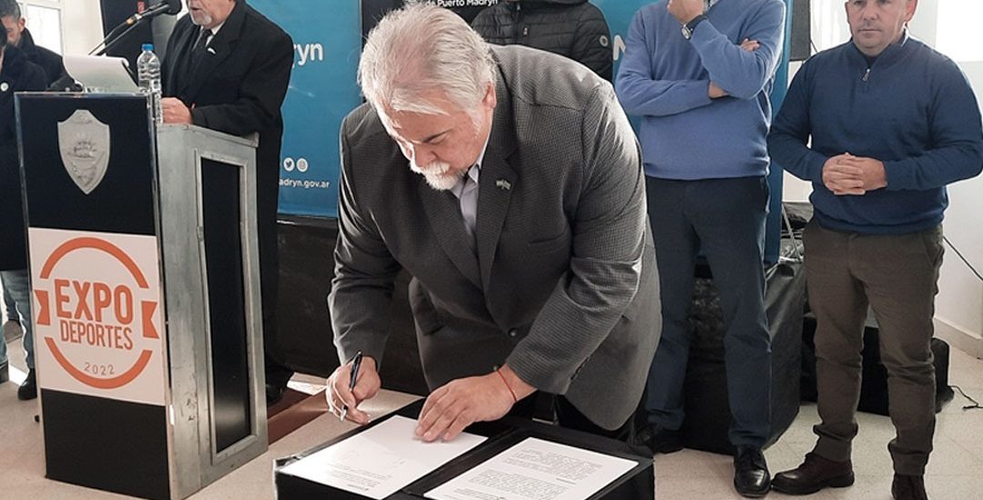 El Gobierno del Chubut firmó convenio con el Municipio de Puerto Madryn para que los agentes públicos municipales puedan acceder a la oferta de capacitaciones