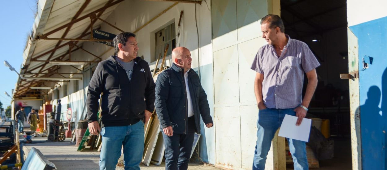 EL INTENDENTE ENTREGÓ HERRAMIENTAS PARA CONTINUAR OPTIMIZANDO EL FUNCIONAMIENTO DEL CORRALÓN MUNICIPAL