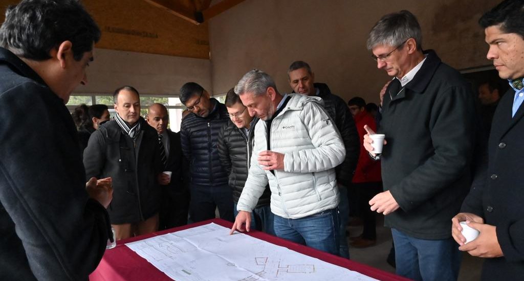 ARCIONI RECORRIÓ LA OBRA DEL PRIMER PARQUE CIENTÍFICO TECNOLÓGICO AGROFORESTAL DEL CIEFAP EN LA PATAGONIA