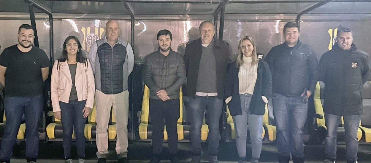 NACHO TORRES VISITÓ EL CLUB ATLÉTICO RADA TILLY QUE ESTE AÑO CUMPLE SU 20° ANIVERSARIO