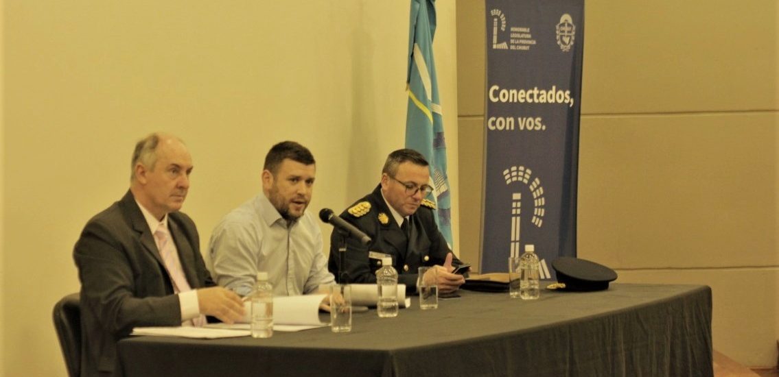 CASTRO SE REUNIÓ CON DIPUTADOS PROVINCIALES POR EL LEASING PARA LA ADQUISICIÓN DE RECURSOS PARA LA POLICÍA DEL CHUBUT